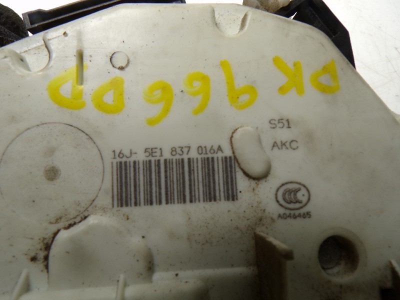 Recambio de cerradura puerta delantera derecha para skoda rapid 1.6 tdi dpf referencia OEM IAM 5E1837016A 5E1837016A 