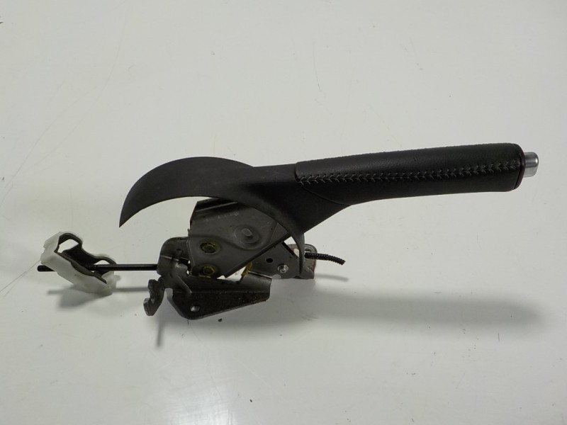 Recambio de palanca freno de mano para toyota yaris hybrid active referencia OEM IAM 462100D251B4  