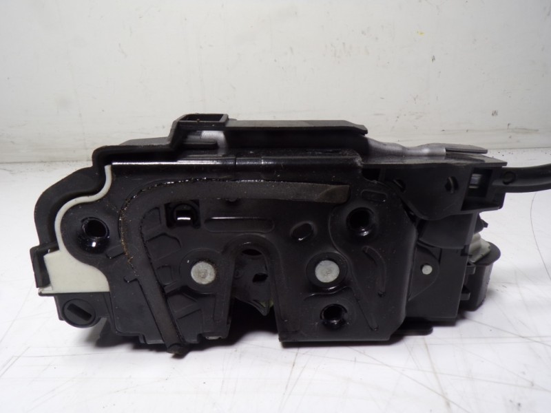 Recambio de cerradura puerta trasera derecha para skoda rapid 1.6 tdi dpf referencia OEM IAM 5E0839016A 5E0839016A 