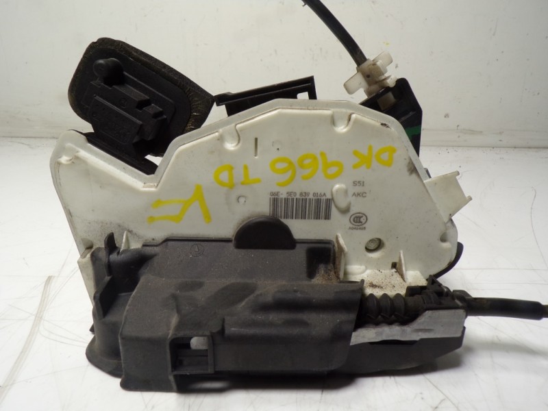 Recambio de cerradura puerta trasera derecha para skoda rapid 1.6 tdi dpf referencia OEM IAM 5E0839016A 5E0839016A 