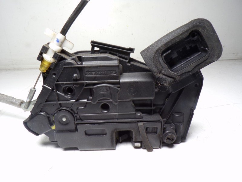 Recambio de cerradura puerta trasera derecha para skoda rapid 1.6 tdi dpf referencia OEM IAM 5E0839016A 5E0839016A 