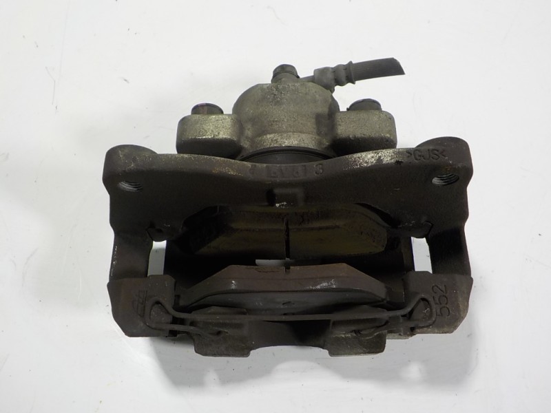 Recambio de pinza freno delantera derecha para toyota yaris hybrid active referencia OEM IAM 477300D200  