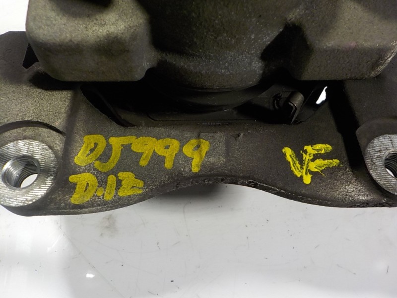 Recambio de pinza freno delantera izquierda para toyota yaris hybrid active referencia OEM IAM 477500D200  