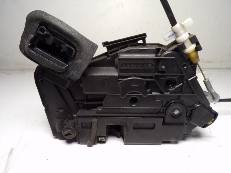 Recambio de cerradura puerta trasera izquierda para skoda rapid 1.6 tdi dpf referencia OEM IAM 5E0839015A 5E0839015A 