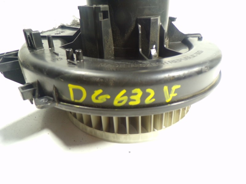 Recambio de motor calefaccion para skoda fabia 1.0 mpi referencia OEM IAM 6R1819015A  