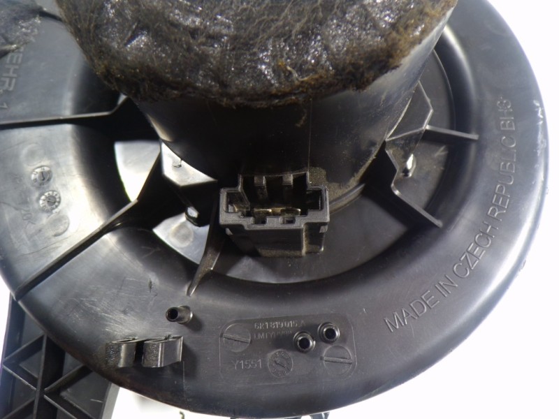 Recambio de motor calefaccion para skoda fabia 1.0 mpi referencia OEM IAM 6R1819015A  