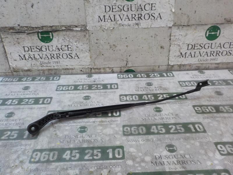 Recambio de brazo limpia delantero derecho para opel adam unlimited ecoflex referencia OEM IAM   