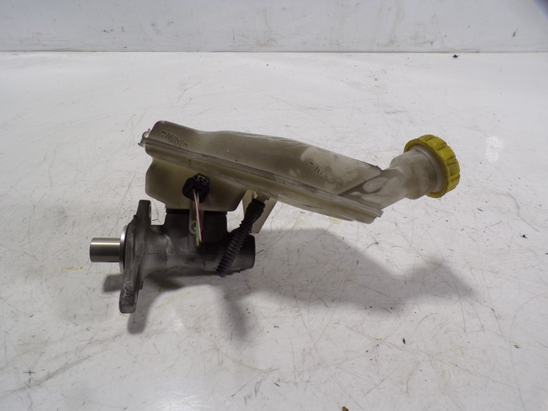 Recambio de bomba freno para peugeot 208 1.2 12v e-vti referencia OEM IAM 4601R7  