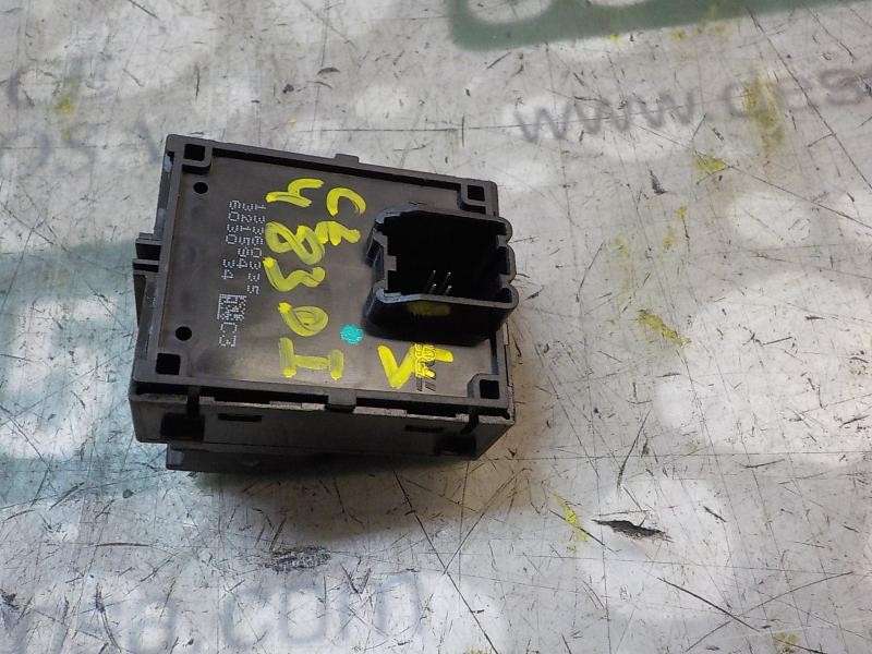 Recambio de mando elevalunas delantero izquierdo para opel adam unlimited ecoflex referencia OEM IAM   