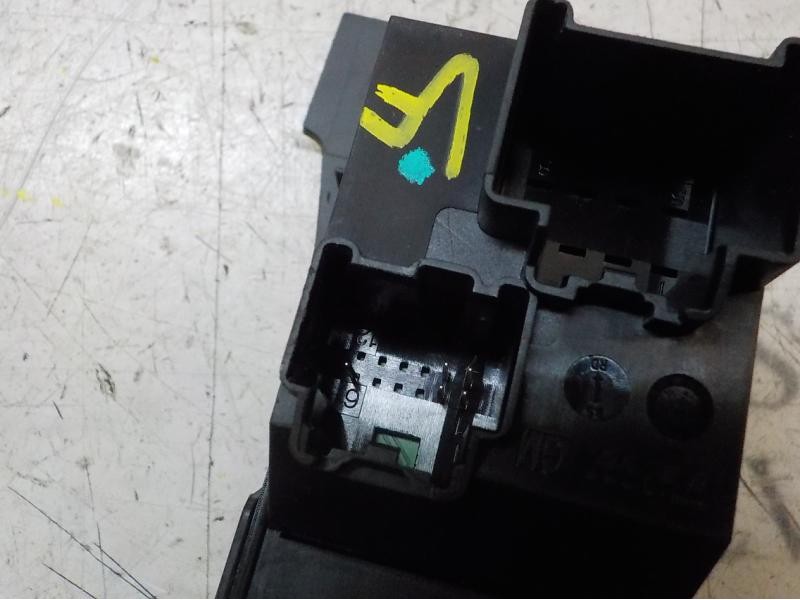 Recambio de mando elevalunas delantero derecho para opel astra j lim. selective referencia OEM IAM 13301886  