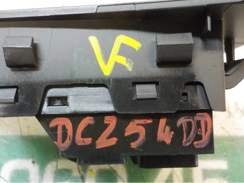 Recambio de mando elevalunas delantero derecho para opel astra j lim. selective referencia OEM IAM 13301886  