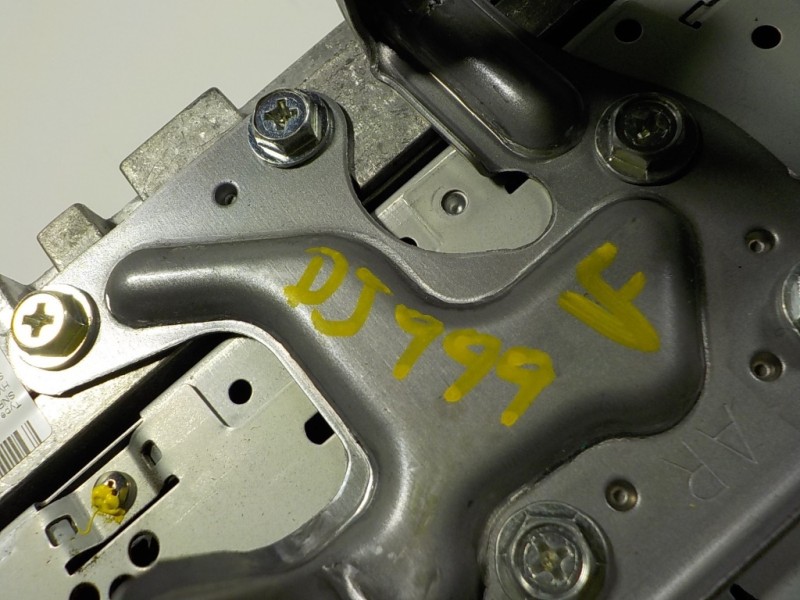 Recambio de sistema navegacion gps para toyota yaris hybrid active referencia OEM IAM 861400D220 861400D220 138000502F101