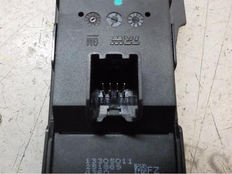 Recambio de mando elevalunas delantero izquierdo para opel astra j lim. selective referencia OEM IAM 13305011 13305011 