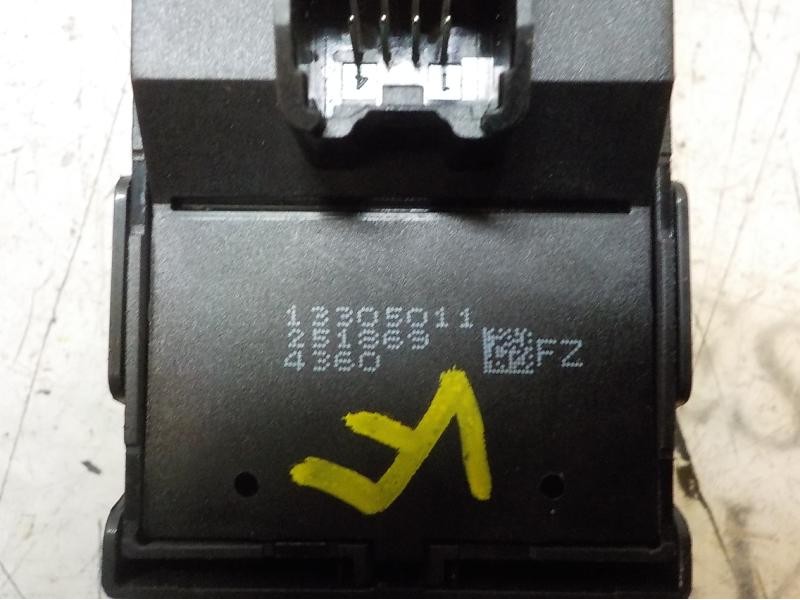 Recambio de mando elevalunas delantero izquierdo para opel astra j lim. selective referencia OEM IAM 13305011 13305011 