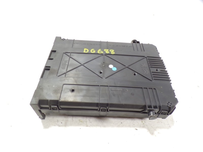 Recambio de caja reles / fusibles para peugeot 208 1.2 12v e-vti referencia OEM IAM 1611427780 9807531680 