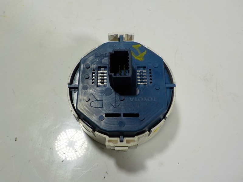 Recambio de warning para toyota yaris hybrid active referencia OEM IAM 839500D100  