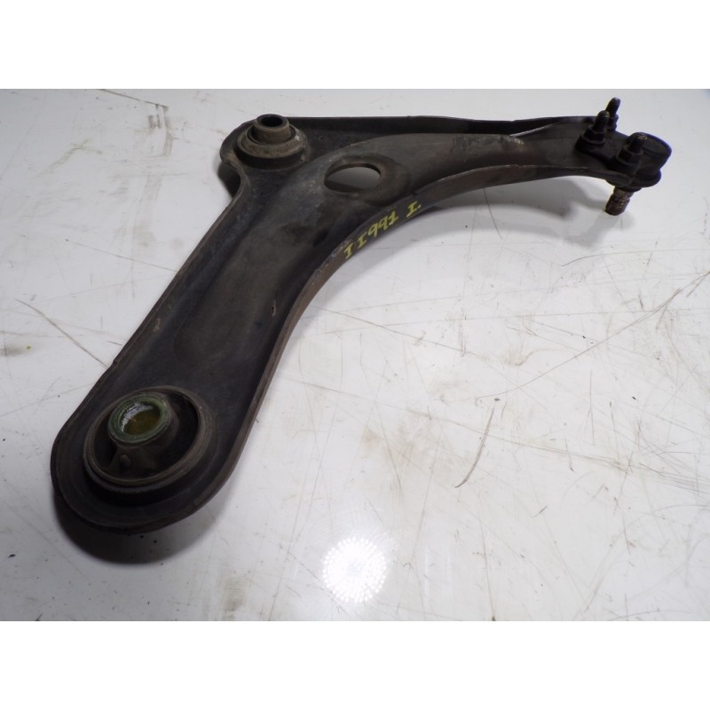 Recambio de brazo suspension inferior delantero izquierdo para citroën c3 1.4 hdi referencia OEM IAM 3520W7  