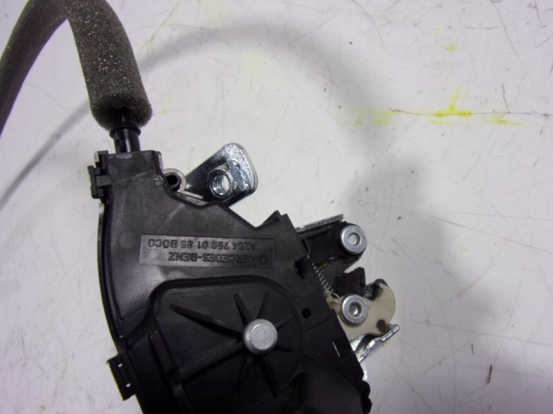 Recambio de cerradura maletero / porton para mercedes-benz clase c (w204) lim. 2.1 cdi cat referencia OEM IAM A2047500185 A20475
