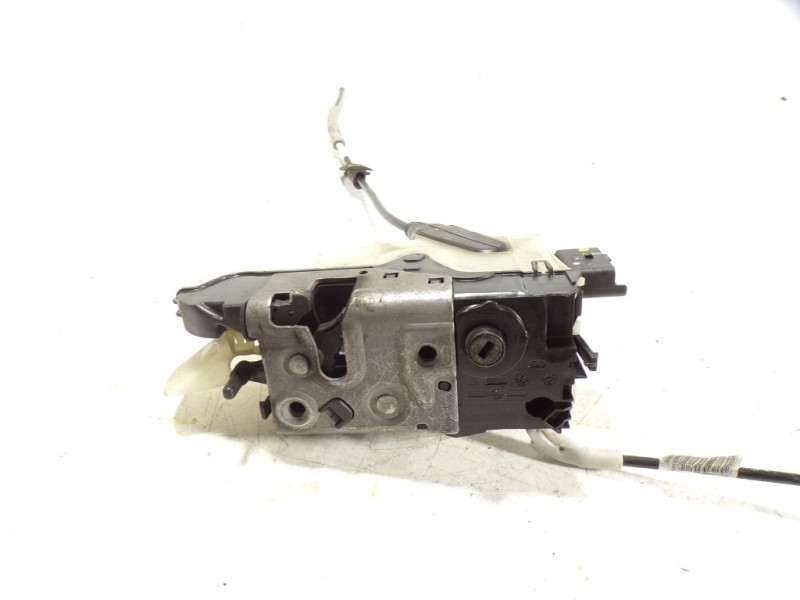 Recambio de cerradura puerta delantera izquierda para peugeot 208 1.2 12v e-vti referencia OEM IAM 9812500880  