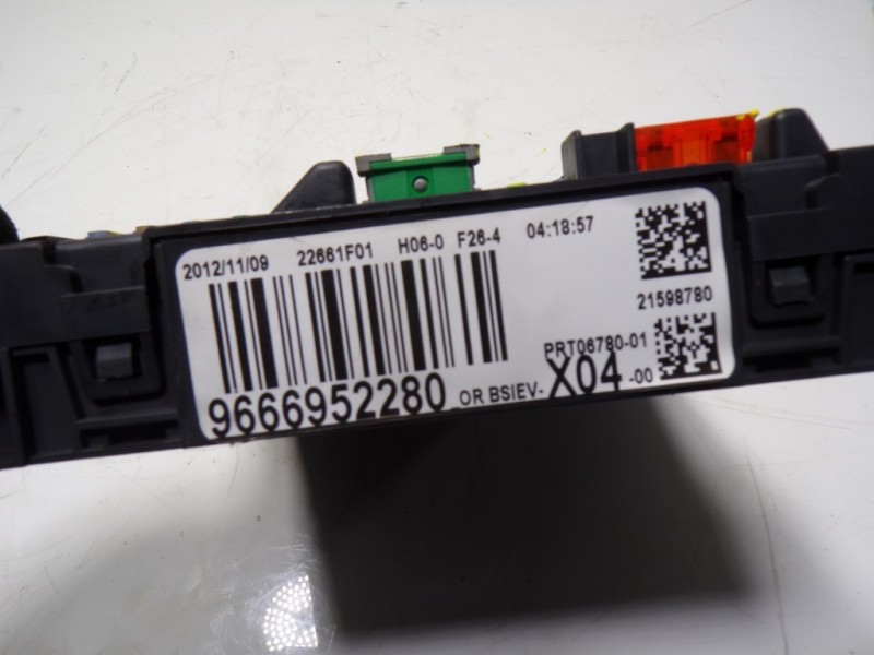 Recambio de caja reles / fusibles para citroën c3 1.4 hdi referencia OEM IAM 6580YJ 9666952280 