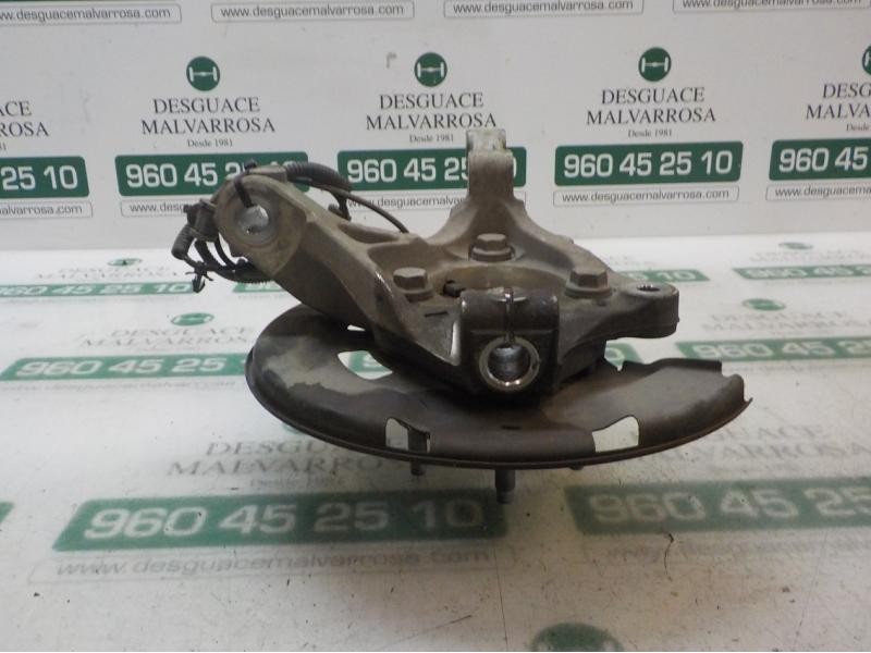 Recambio de mangueta delantera izquierda para opel astra j lim. selective referencia OEM IAM 13319480  