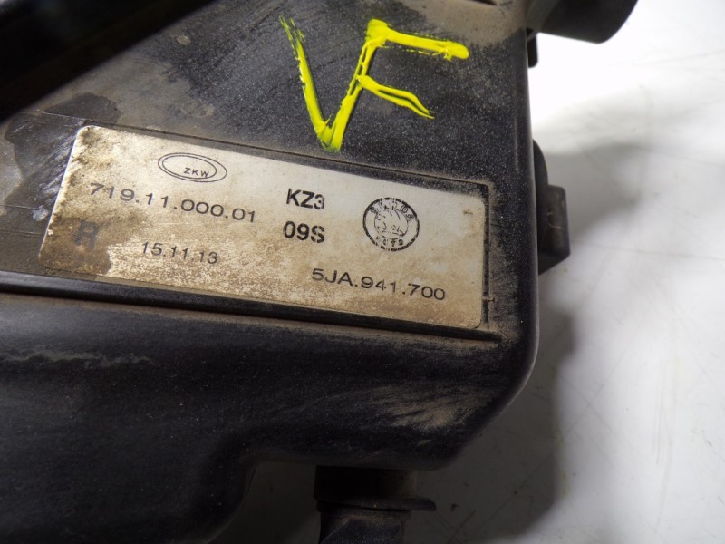 Recambio de faro antiniebla derecho para skoda rapid 1.6 tdi dpf referencia OEM IAM 5JA941702 5JA941700 