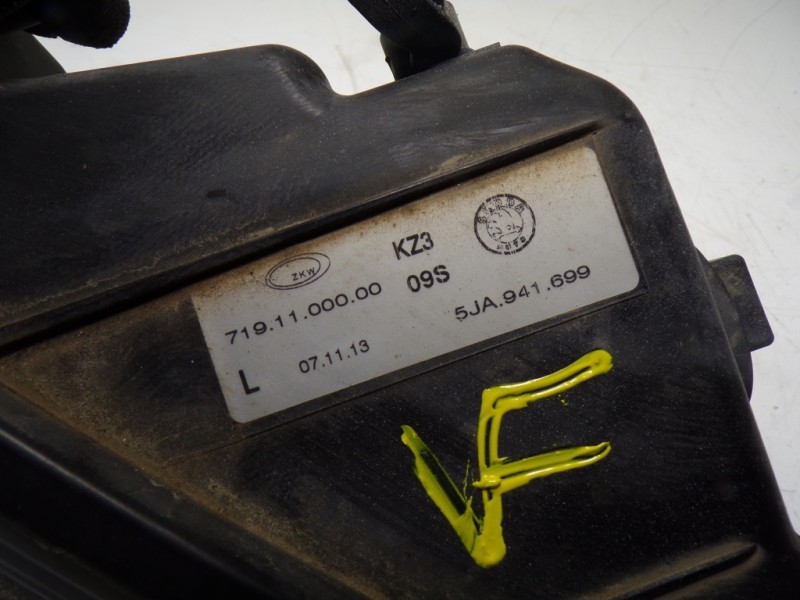 Recambio de faro antiniebla izquierdo para skoda rapid 1.6 tdi dpf referencia OEM IAM 5JA941701 5JA941699 