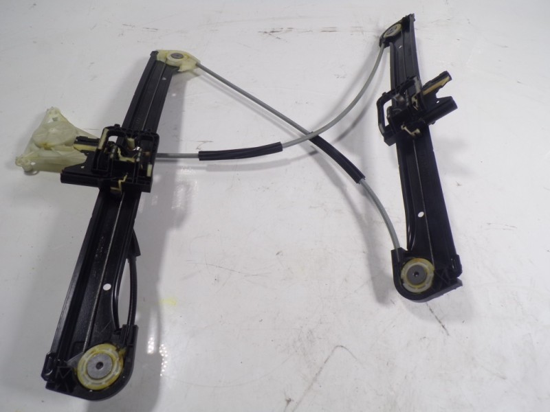 Recambio de elevalunas delantero izquierdo para audi a3 sportback (8vf) 1.6 tdi referencia OEM IAM 8V4837461 8V4837461 