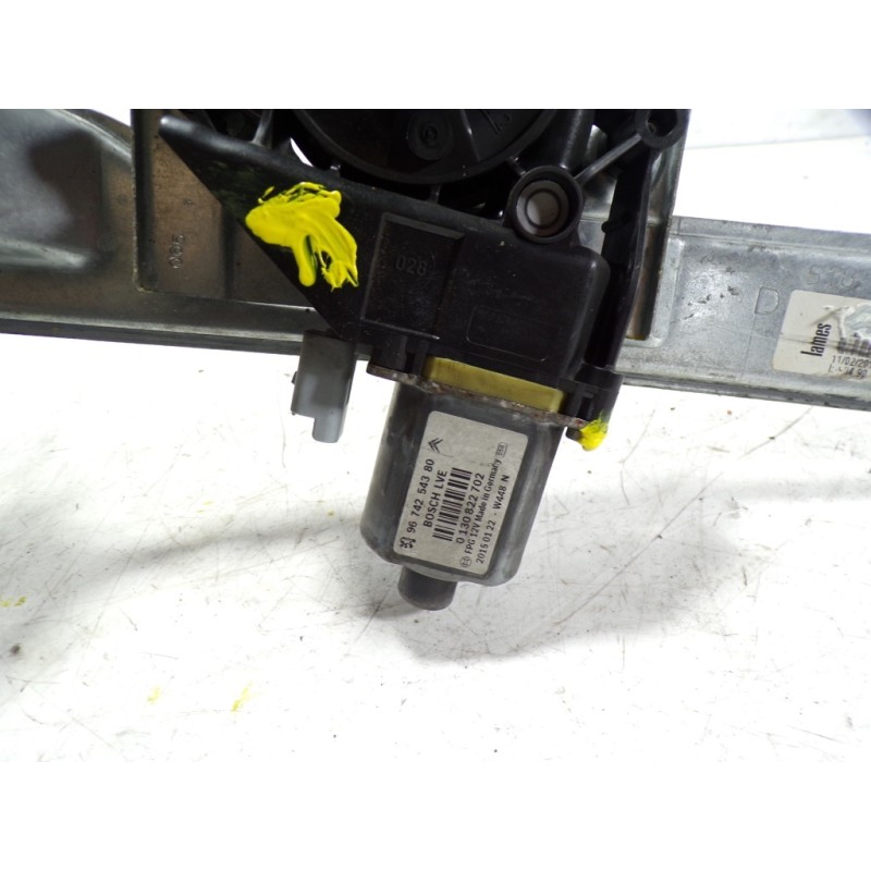 Recambio de elevalunas delantero derecho para peugeot 208 1.2 12v e-vti referencia OEM IAM 9673154380 9674254380 0130822702