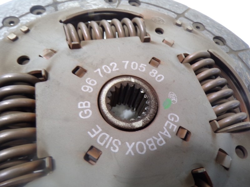 Recambio de kit embrague para peugeot 308 1.6 16v hdi fap referencia OEM IAM 2052Z0 9670270580 