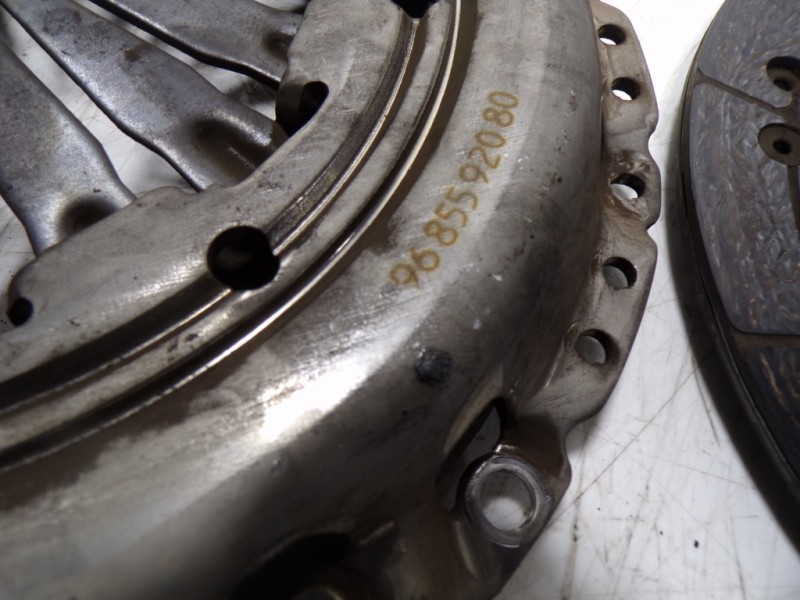 Recambio de kit embrague para peugeot 308 1.6 16v hdi fap referencia OEM IAM 2052Z0 9670270580 