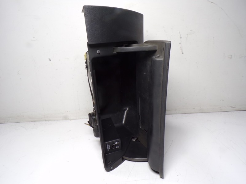 Recambio de guantera para skoda rapid 1.6 tdi dpf referencia OEM IAM 5JB857097E9B9 5JB857097E 