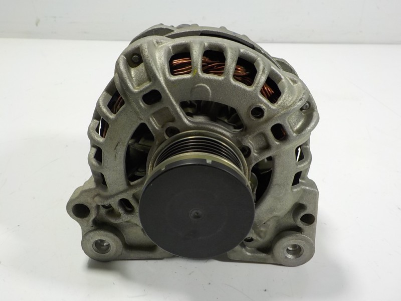 Recambio de alternador para seat ibiza (kj1) 1.0 referencia OEM IAM 04C903023J 04C903023J 