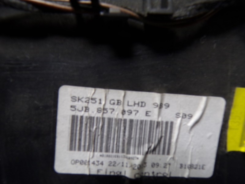 Recambio de guantera para skoda rapid 1.6 tdi dpf referencia OEM IAM 5JB857097E9B9 5JB857097E 