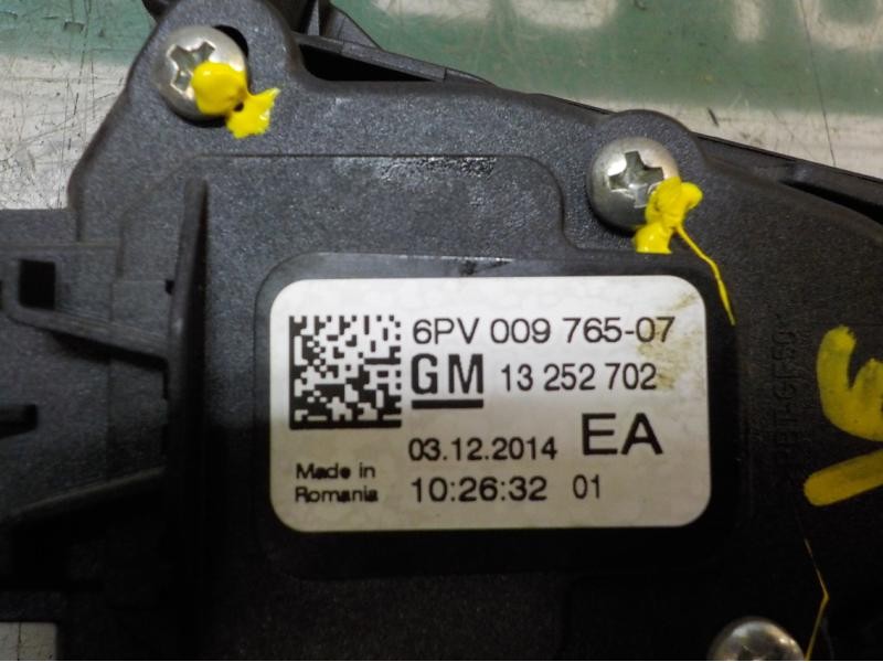 Recambio de potenciometro pedal para opel astra j lim. selective referencia OEM IAM 13252702 13252702 
