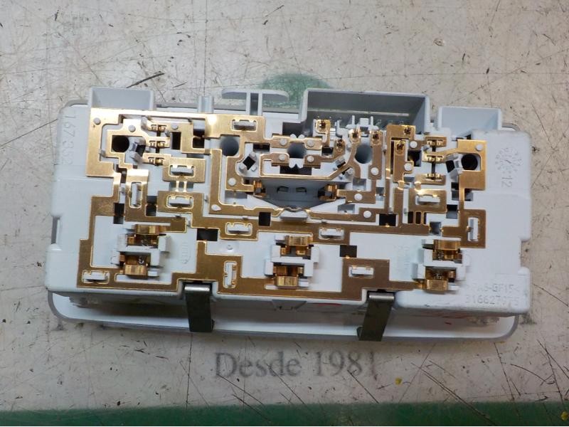 Recambio de piloto interior para opel astra j lim. selective referencia OEM IAM 22774329 316627975 