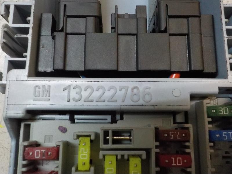 Recambio de caja reles / fusibles para opel astra j lim. selective referencia OEM IAM 13333479 13222786 