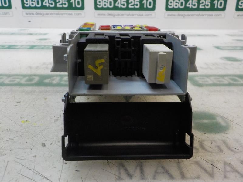 Recambio de caja reles / fusibles para opel astra j lim. selective referencia OEM IAM 13333479 13222786 