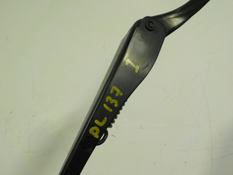 Recambio de brazo limpia delantero izquierdo para bmw x1 (e84) sdrive 20d referencia OEM IAM 61619449999  