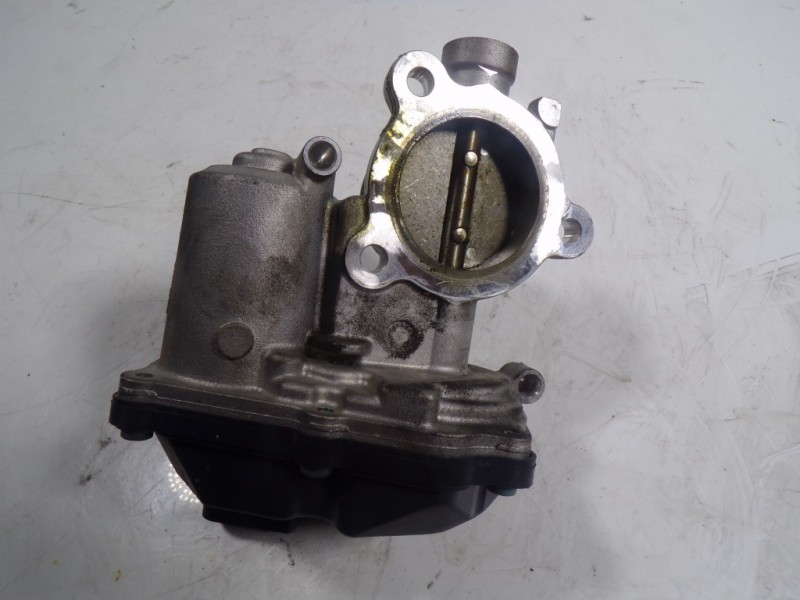 Recambio de caja mariposa para audi a3 sportback (8vf) 1.6 tdi referencia OEM IAM 04L131501M 04L131501M A2C96089300