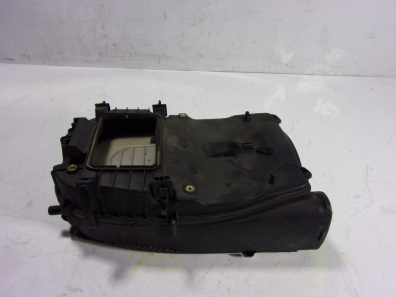 Recambio de filtro aire para mercedes-benz clase c (w204) lim. 2.1 cdi cat referencia OEM IAM A6510901101  