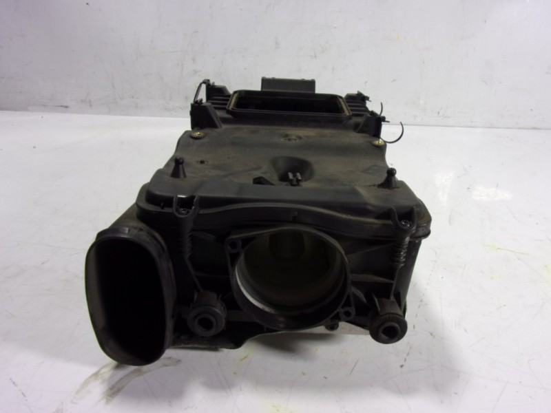 Recambio de filtro aire para mercedes-benz clase c (w204) lim. 2.1 cdi cat referencia OEM IAM A6510901101  