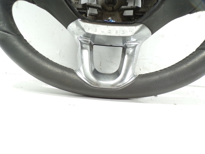 Recambio de volante para peugeot 208 1.2 12v e-vti referencia OEM IAM 96739515ZD  