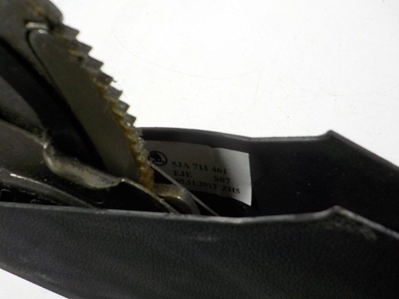 Recambio de palanca freno de mano para skoda rapid 1.6 tdi dpf referencia OEM IAM 6Q0711303AL 5JA711461E 