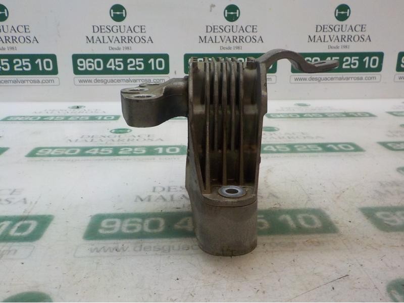 Recambio de soporte motor derecho para opel astra j lim. selective referencia OEM IAM 13479257  