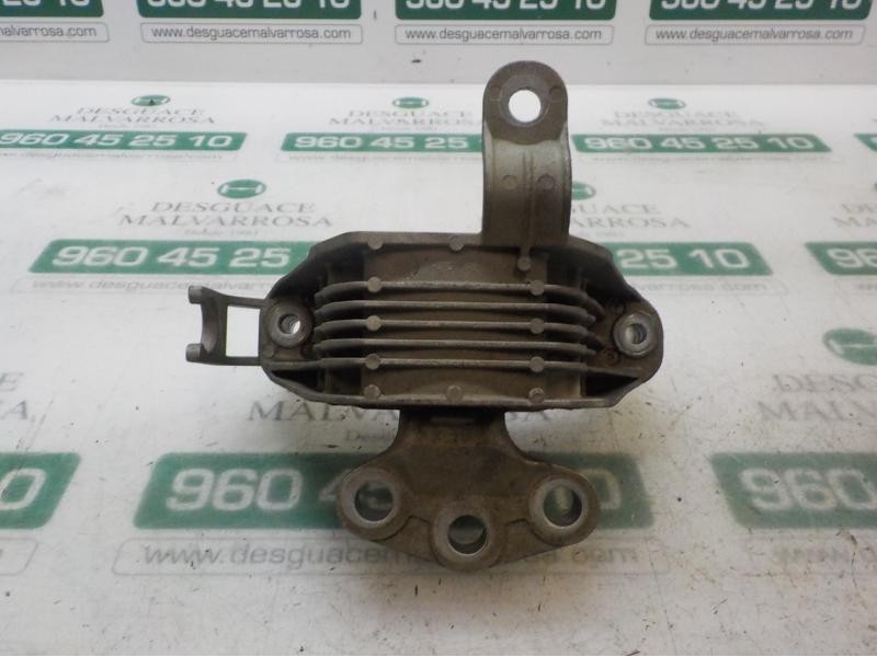 Recambio de soporte motor derecho para opel astra j lim. selective referencia OEM IAM 13479257  