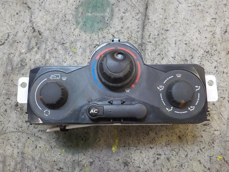 Recambio de mando calefaccion / aire acondicionado para renault kangoo 1.5 dci diesel referencia OEM IAM   