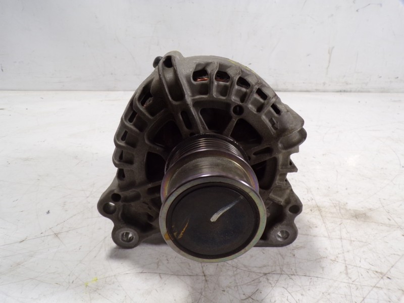 Recambio de alternador para seat arona 1.0 tsi referencia OEM IAM 04E903015 04E903015 217376084