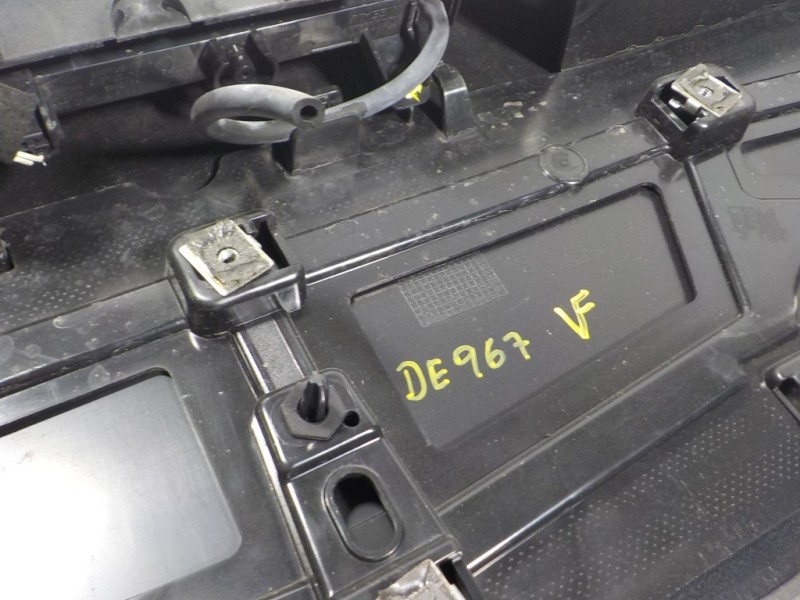 Recambio de aleron trasero para renault captur 1.2 tce energy referencia OEM IAM 960306591R  