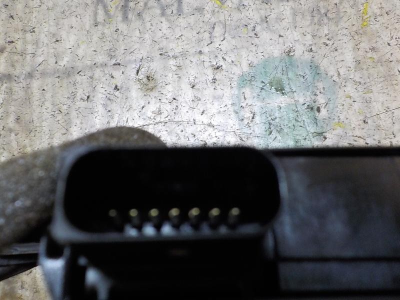 Recambio de cerradura puerta delantera derecha para peugeot 308 1.6 hdi referencia OEM IAM 9807954280  